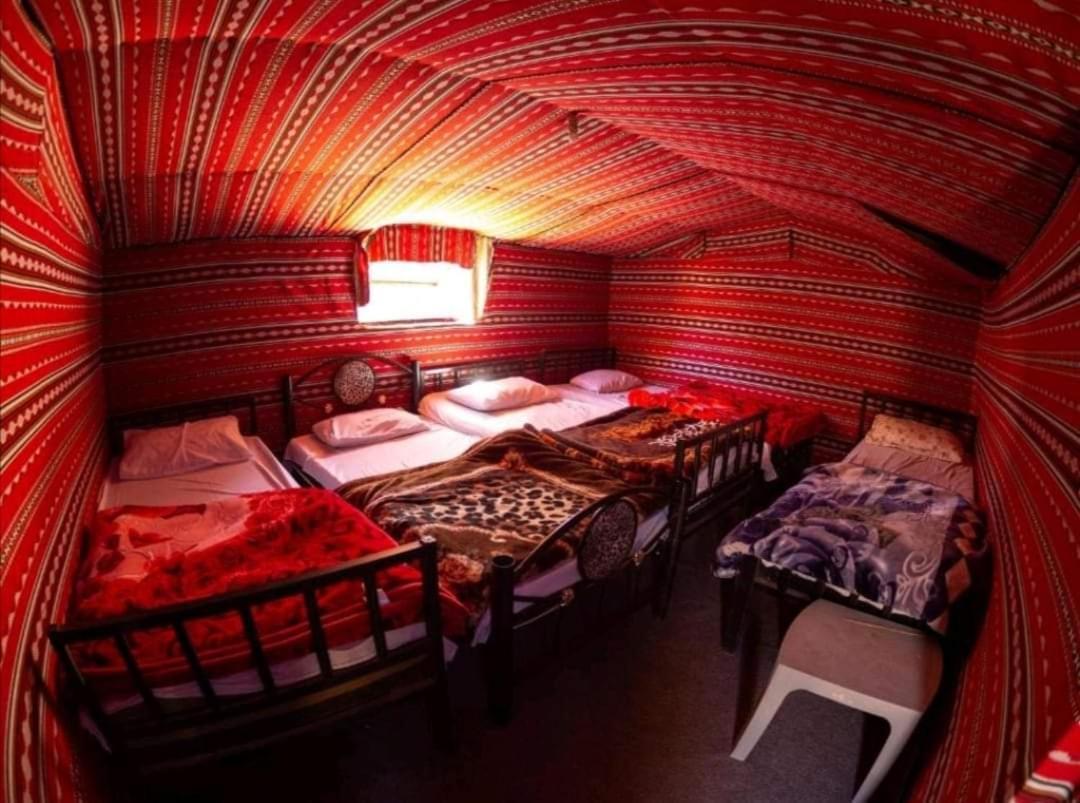 Wadi Rum Local Guide Camp Bilik gambar