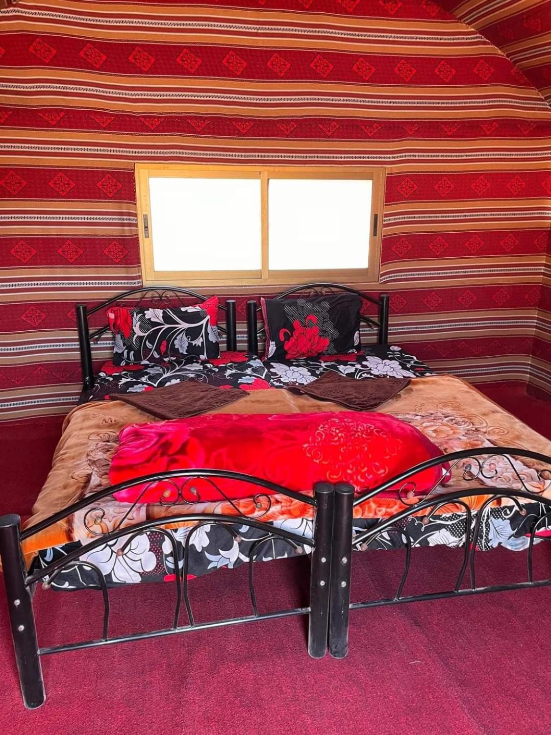Wadi Rum Local Guide Camp Bilik gambar